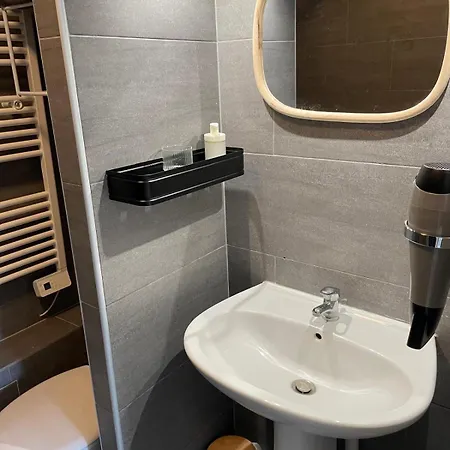 A 10Min De Paris La Defense Et Roland Garros Appartement Tout Confort Avec Parking Et Climatisation Rueil-Malmaison Exterior photo